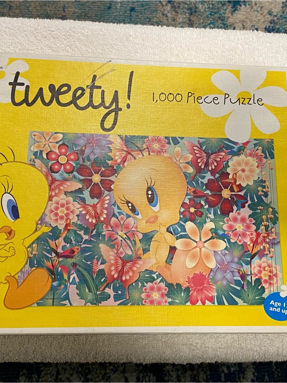 Warner Bros. Tweety! Floral 1000-Piece Puzzle - Yellow, Pink, Blue, Green